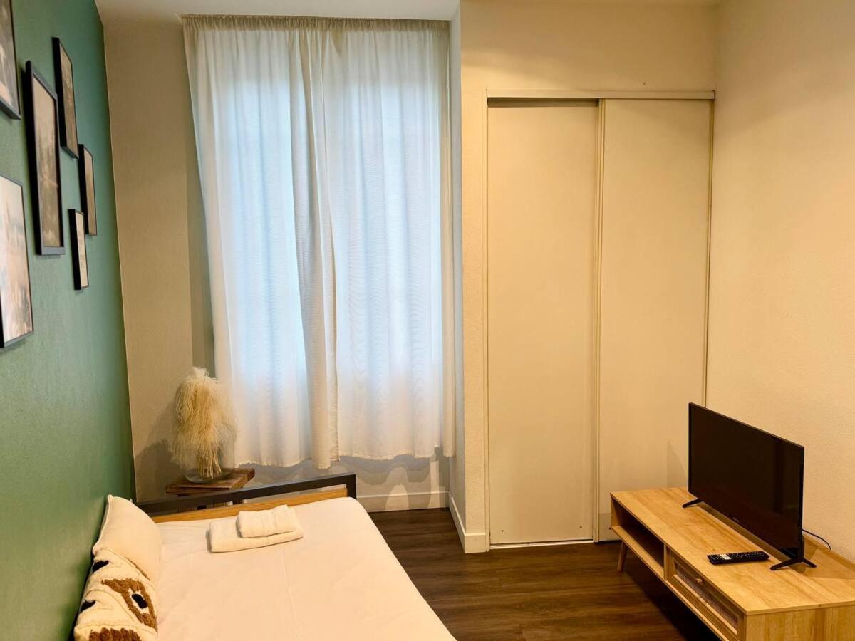 Studio Dans Un Quartier Anime De Reims Extérieur photo